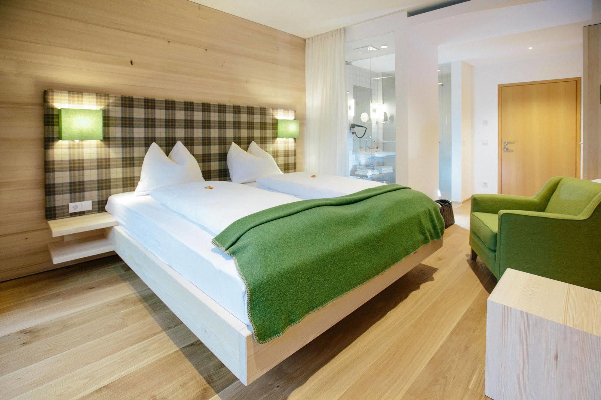 Hotel Gasthof Zur Post Санкт-Гільген Екстер'єр фото